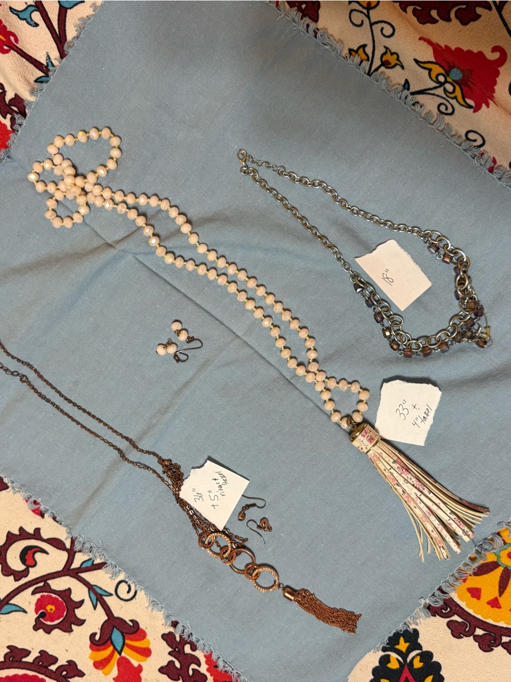 Set of 3 necklaces with matching earrings, silver, rose-gold, cream